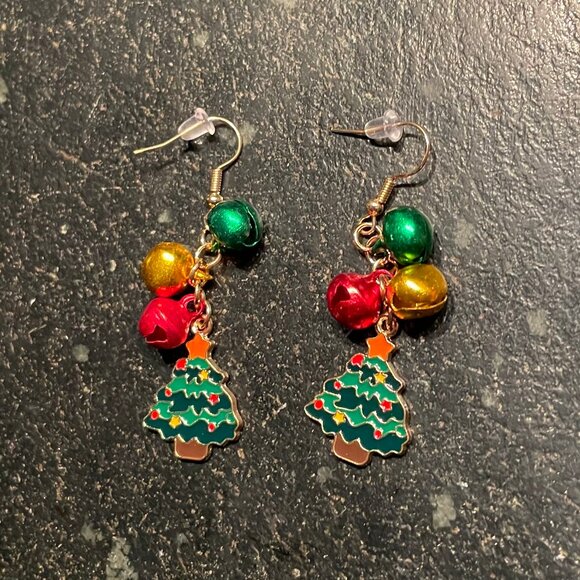 Beautiful Holiday Tree and Jingle Bells Earrings (NWOT) - Picture 5 of 8